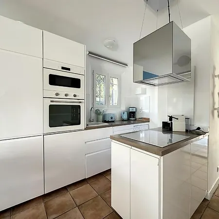 Holiday home Le Clos De *